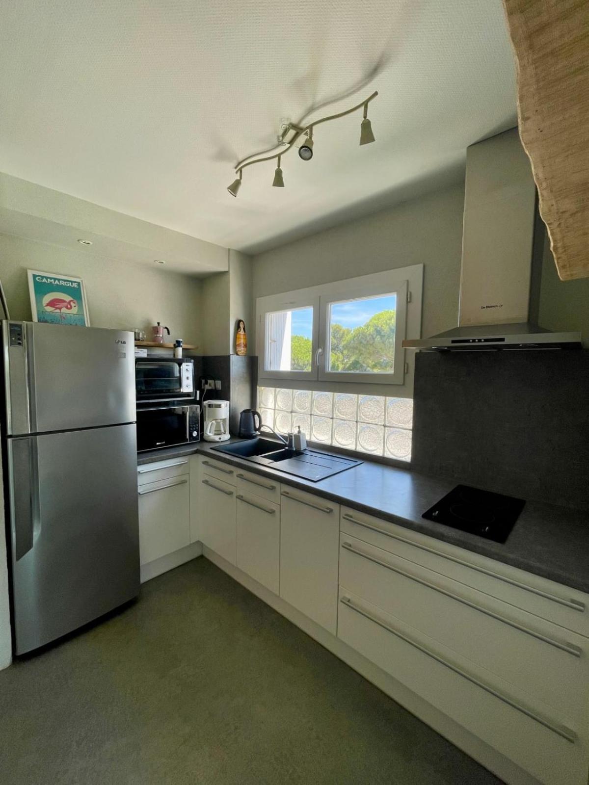 Le Neptune Appartement T2 Tout Confort Au Calme Et A Deux Pas De La Plage Le Grau-du-Roi Exteriör bild